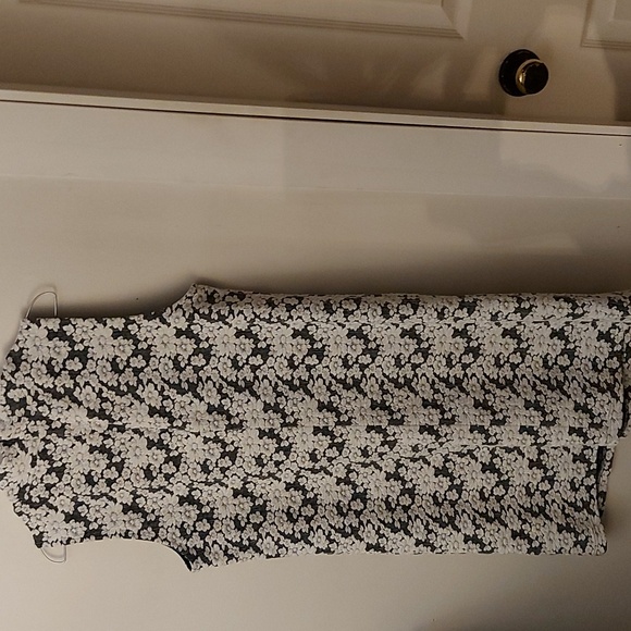 B Young Floral Dress/Black/White/ Sz M/ Stretchy/NWOT/ Classic - Picture 5 of 7